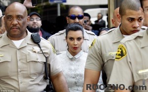 Kim kardashian-court_Jamnews (4)