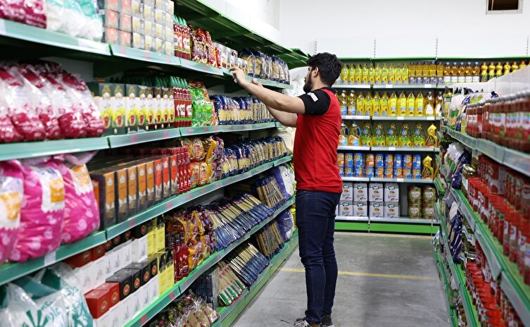کاهش ۵۰ درصدی قدرت خرید مواد غذایی در سال جاری/ فشار اهرم مالیات بر سوپرمارکت داران